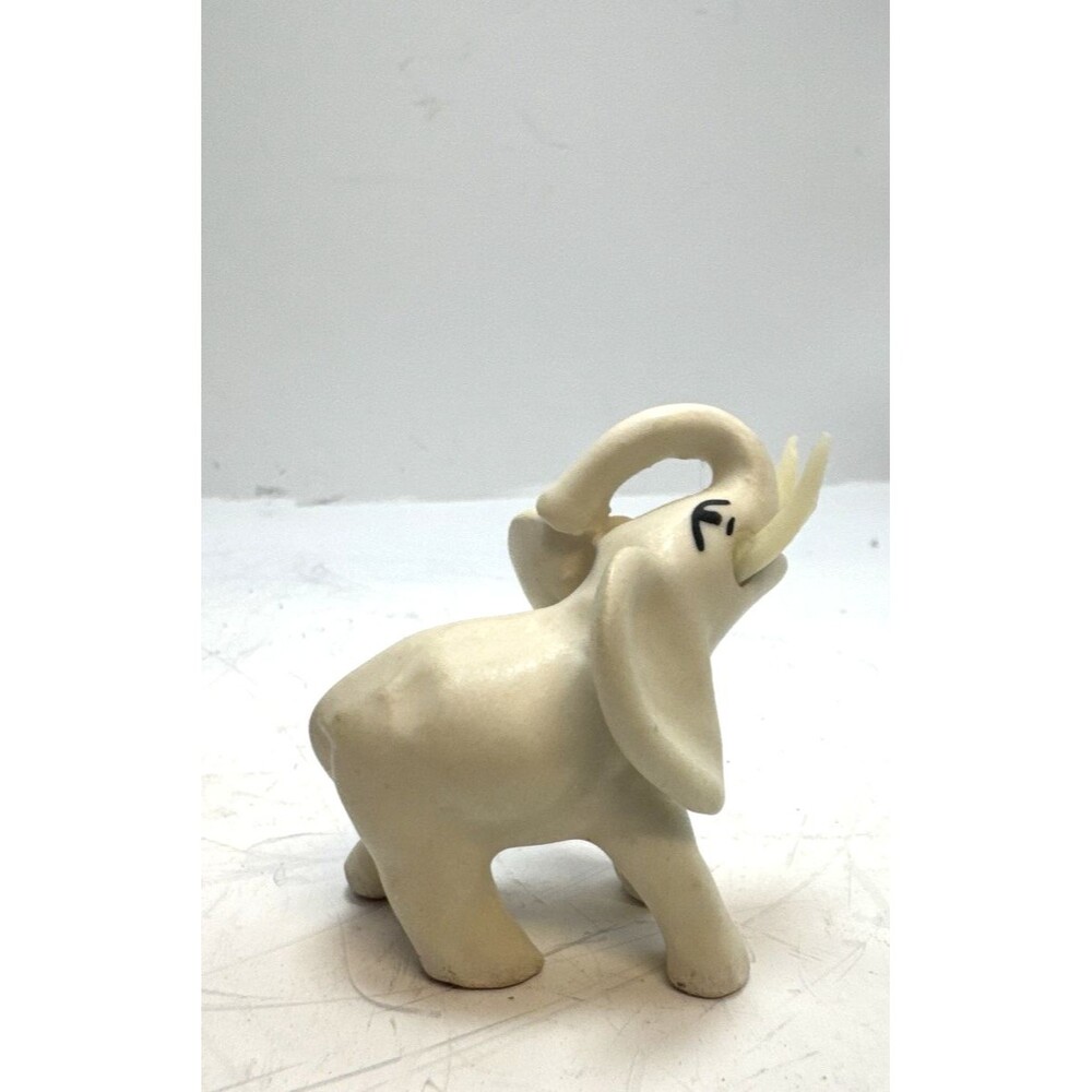 Trio Vintage Miniature Elephant Family Set of 3 Japan Bone China Dad Mom Baby - Picture 9 of 16